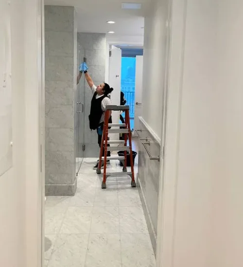 Commercial cleaning crew in Vista